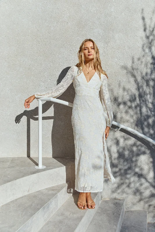 Layla Long-Sleeve Maxi Dress Cream Stylish A-Line Maxi Dress