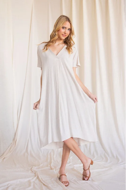 Linen maxi dress with a v neckline and side pockets (multiple colors available) Comfortable Flowy Maxi Dress Linen maxi dress with a v neckline and side pockets (multiple colors available) Comfortable Flowy Maxi Dress