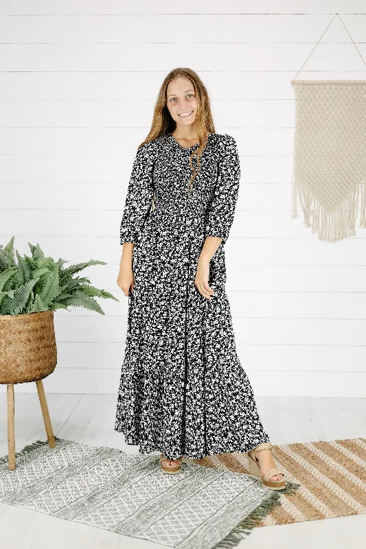 Riverlynn Floral Maxi Dress - Black Cozy Ruffle Sleeve Maxi Dress